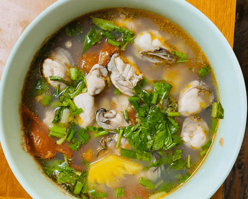 Món canh chua hàu sữa thanh mát đậm vị