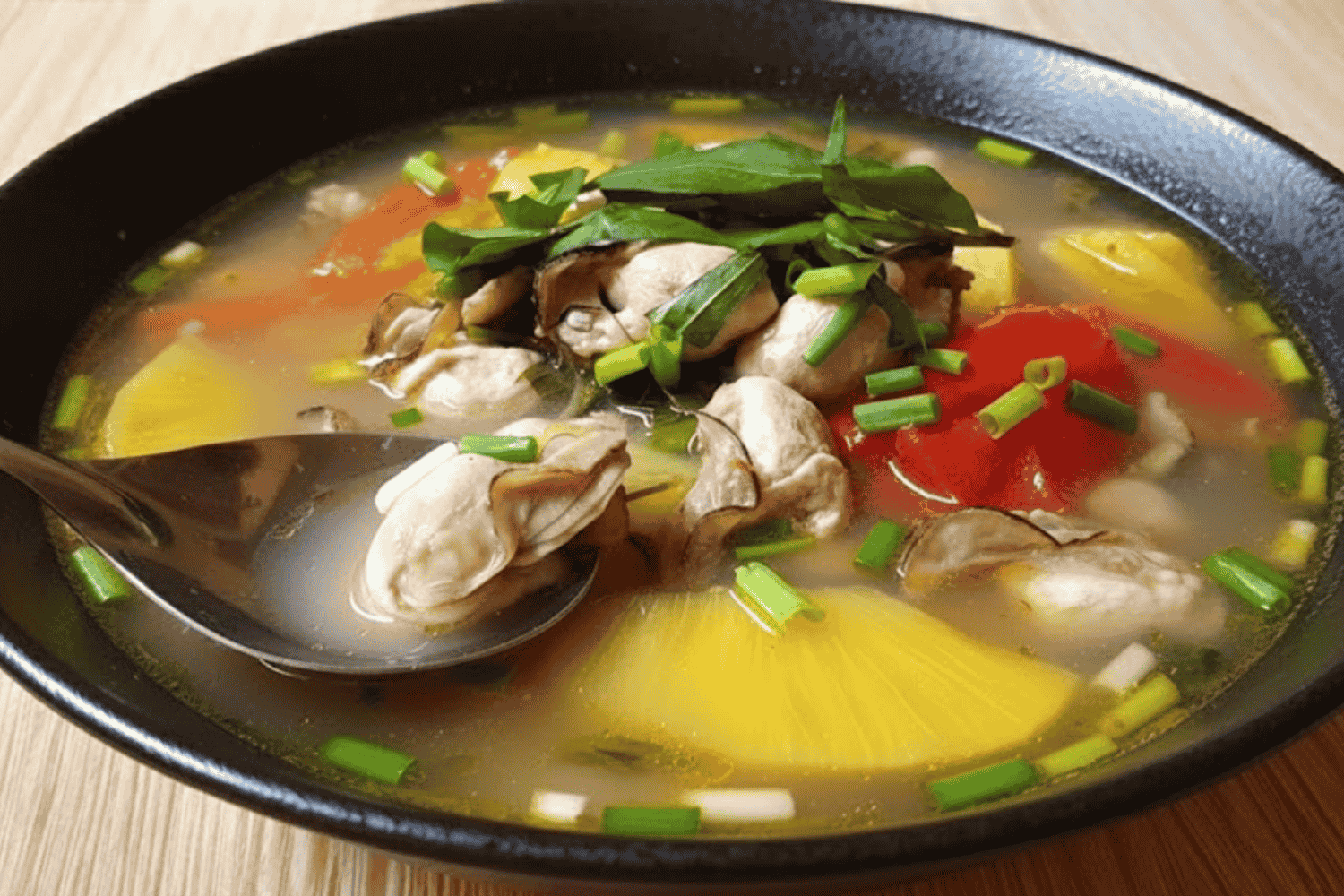 Cách nấu canh chua hàu sữa thanh mát, đậm vị, cực đưa cơm