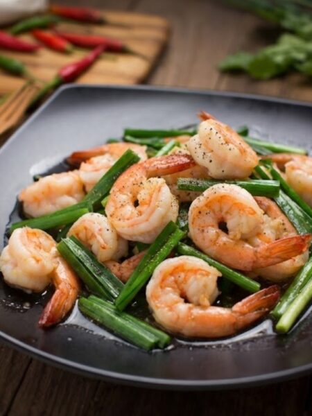 Nõn tôm xào bông hẹ: Công thức xào nhanh ngọt tự nhiên