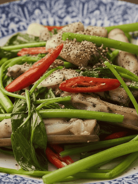 oc-mong-tay-xao-rau-muong-mon-ngon-dam-dinh-duong