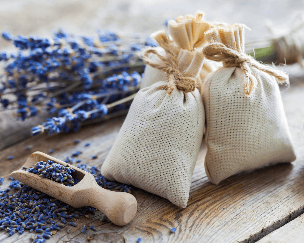 Sử dụng các loại túi thơm để mang lại hiệu quả tốt cho phòng ngủ