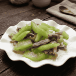 Món mướp xào thịt vai heo