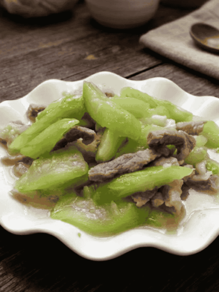 Món mướp xào thịt vai heo