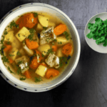 Xương ống heo hầm khoai tây cà rốt