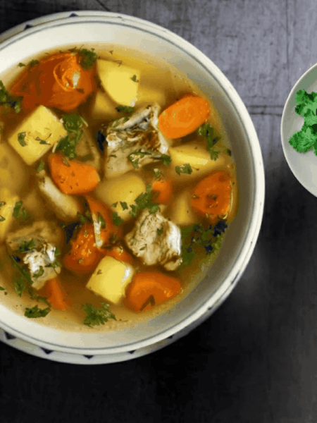 Xương ống heo hầm khoai tây cà rốt