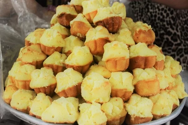 Bánh thuẫn bung nở tượng trưng cho sự phát triển không ngừng