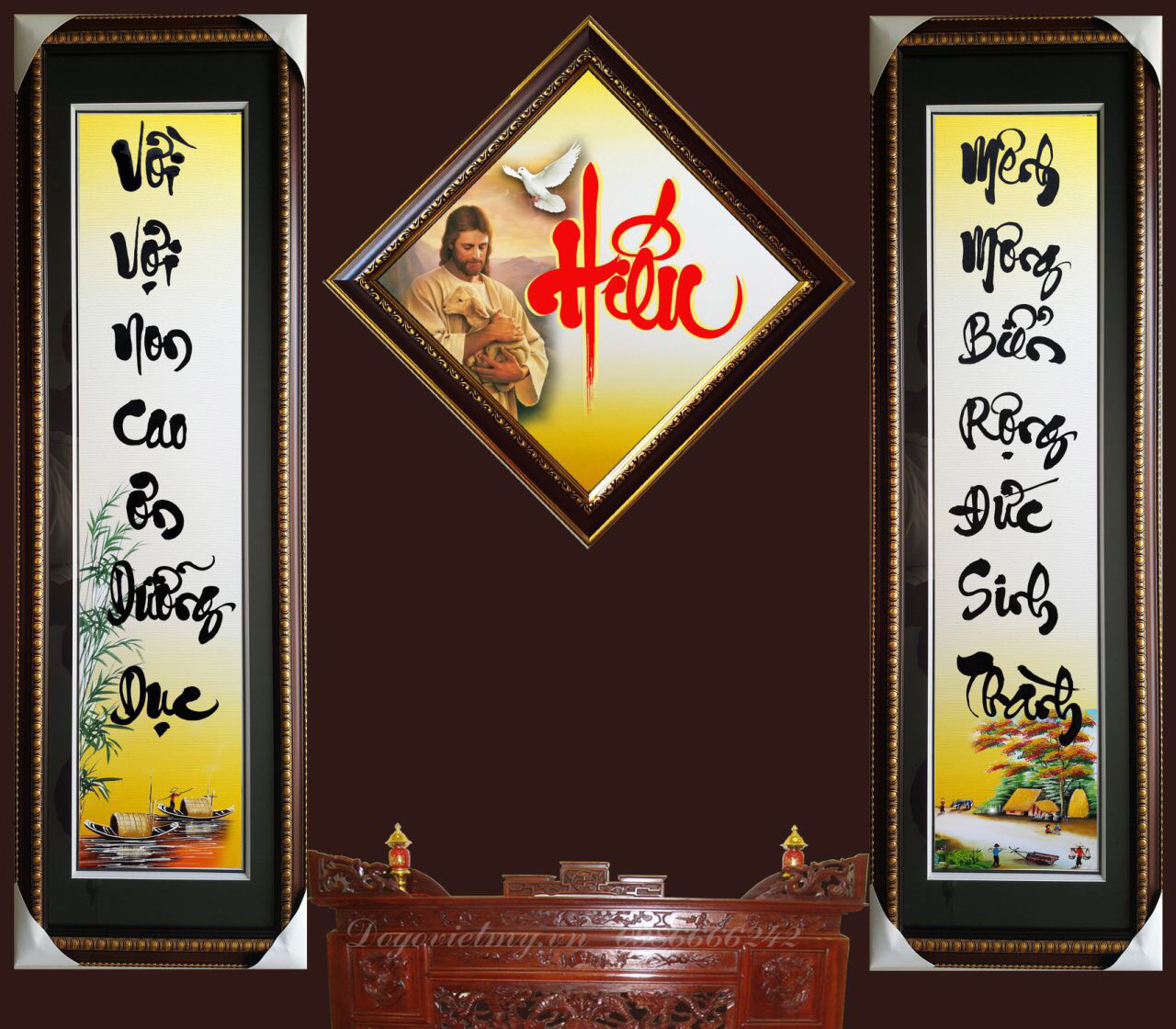 Câu đối đỏ và tranh thư pháp thể hiện nét đẹp truyền thống và ước nguyện cát tường