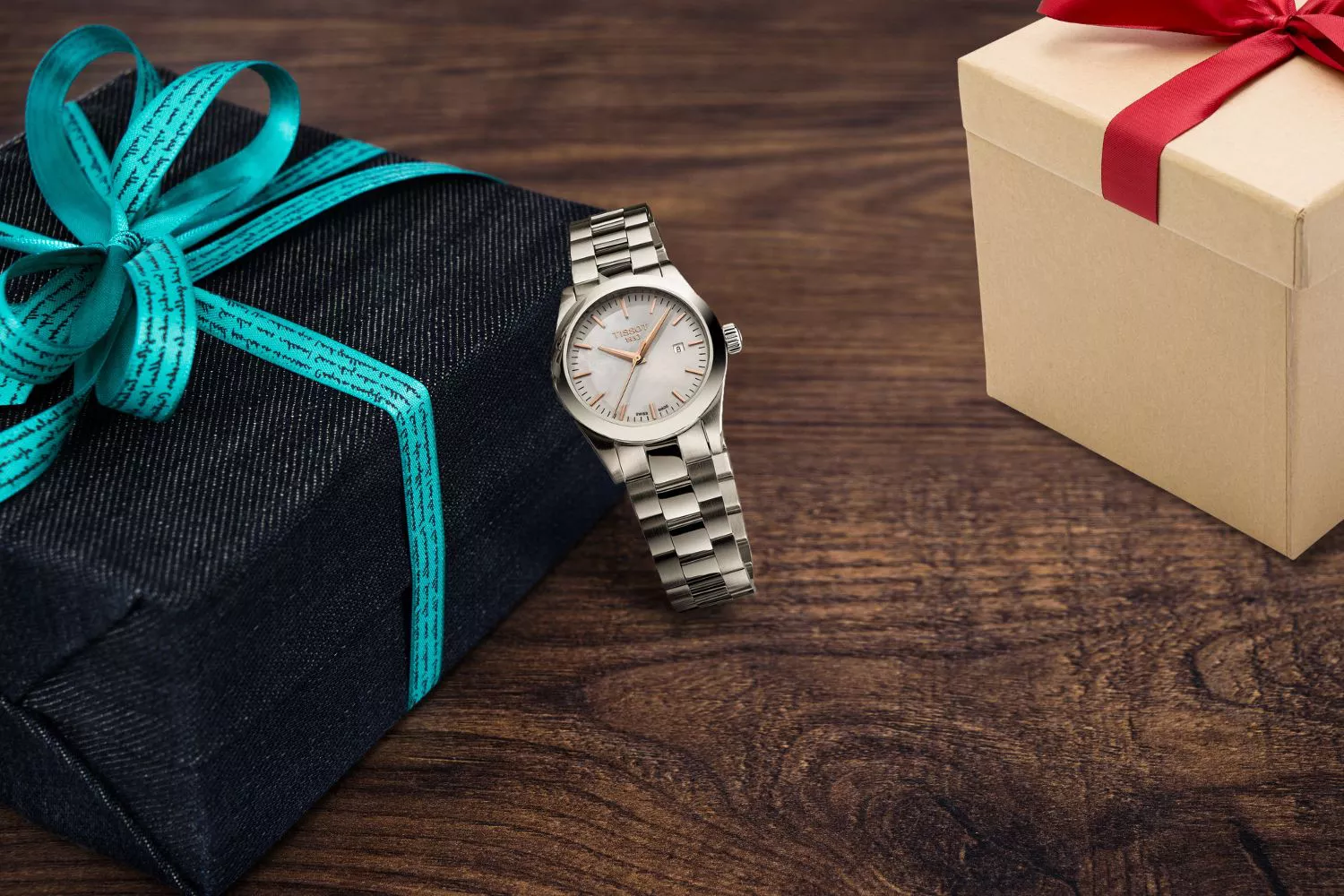Đồng hồ là món quà tết cho bố mẹ sang trọng và tinh tế 