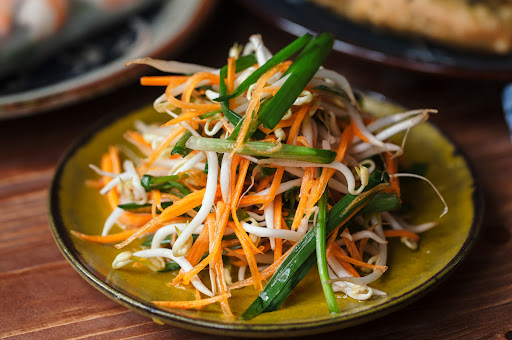 Dưa giá muối xổi thanh đạm rất tốt cho hệ tiêu hóa ngày tết