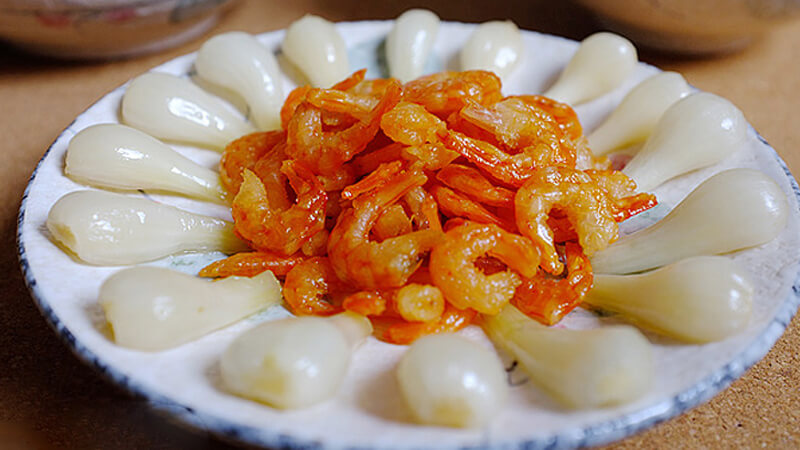 Dưa hành củ kiệu giúp giải ngán và kích thích vị giác cực tốt