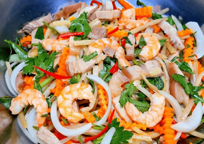 Gỏi ngó sen tôm thịt mang ngụ ý cầu chúc công việc thuận lợi