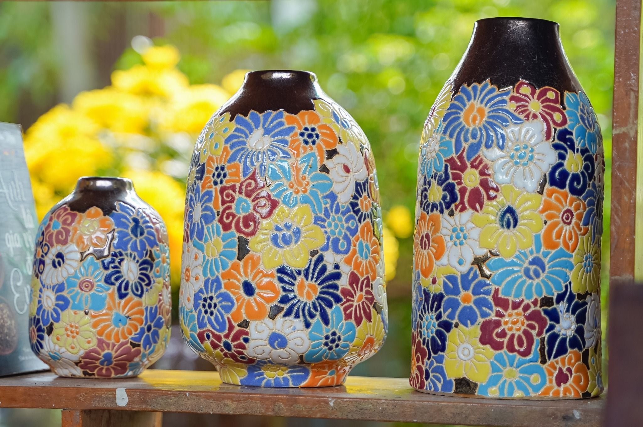 Hoàn toàn có thể tặng bình hoa gốm cao cấp nếu chưa biết quà tết tặng gì