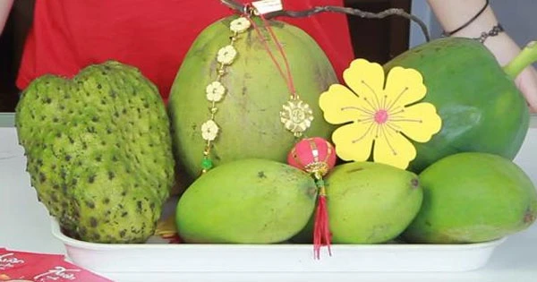 Mâm ngũ quả cầu mong sự sung túc mạnh mẽ trong năm Bính Ngọ