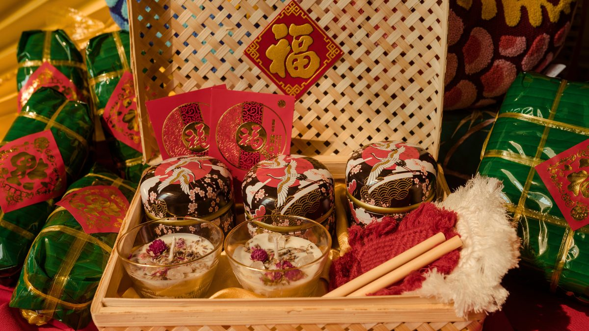 Quà tết là cách con cháu gửi gắm tình yêu thương chân thành