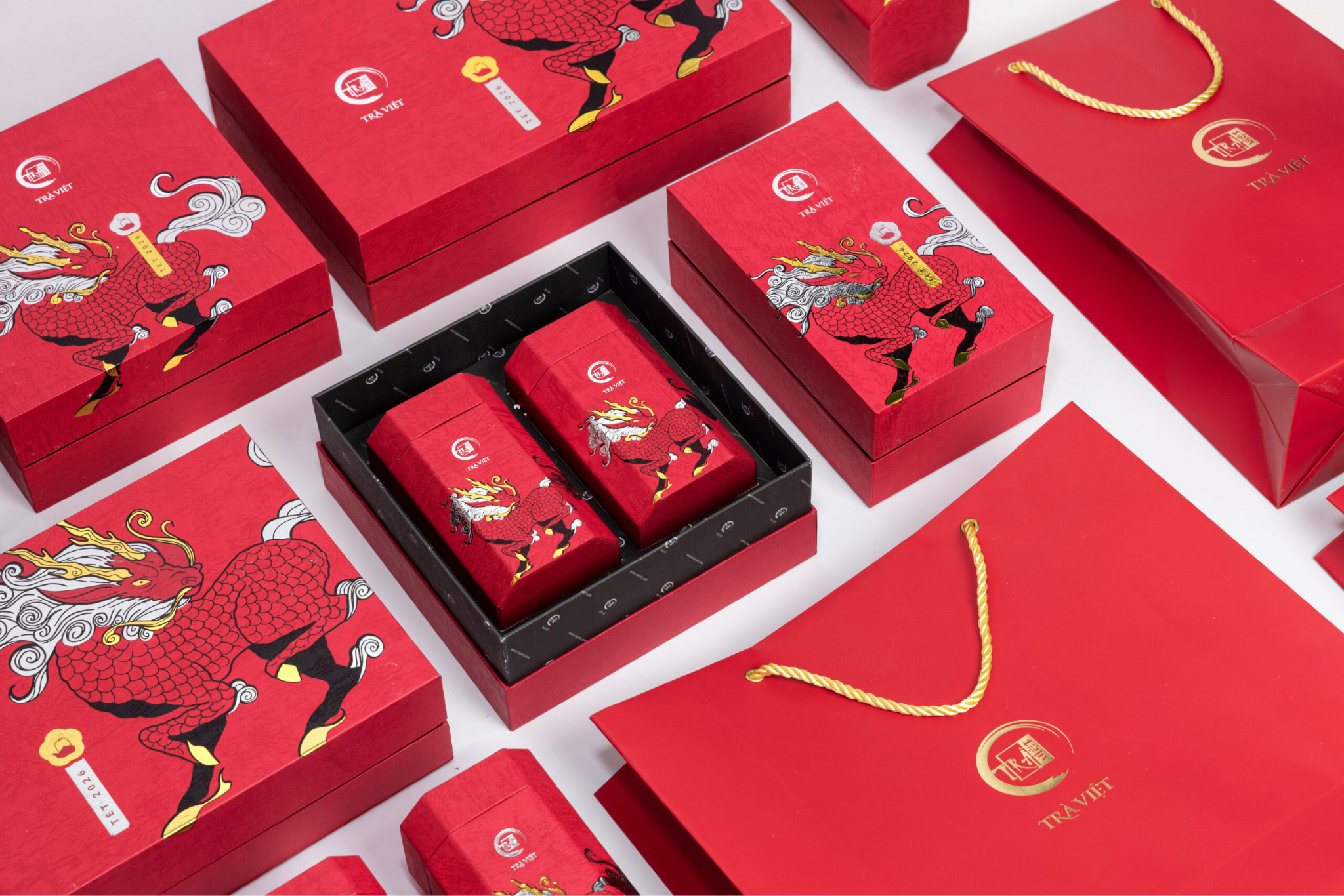 Trà và bánh mứt là sự kết hợp hoàn hảo cho câu chuyện ngày xuân