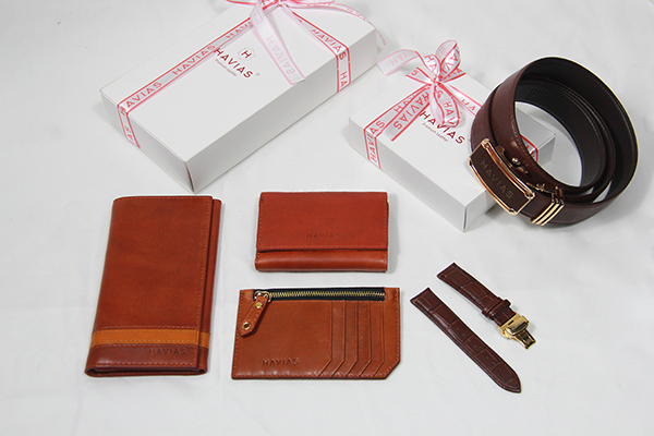 Thắt lưng da bò tinh tế tạo điểm nhấn lịch lãm cho trang phục của bố