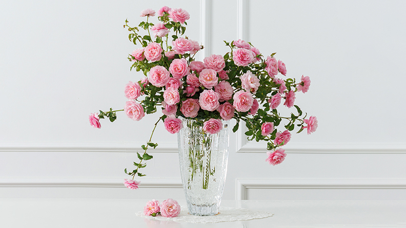 Bình hoa pha lê khẳng định đẳng cấp phòng làm việc