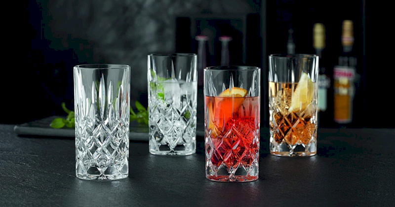 Bộ ly pha lê tô điểm cho không gian phòng khách sang trọng