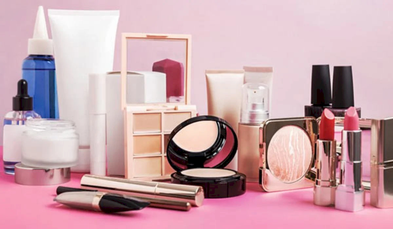 Bộ mỹ phẩm tặng bạn gái đánh đúng tâm lý