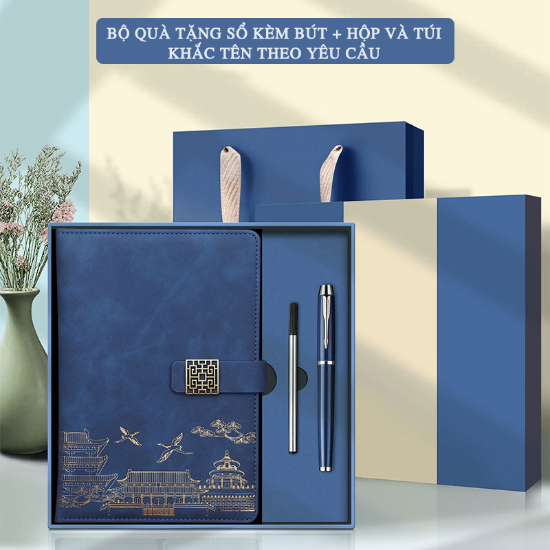 Bút và sổ khắc tên cô là món quà hữu dụng cô giáo thường đem theo bên mình