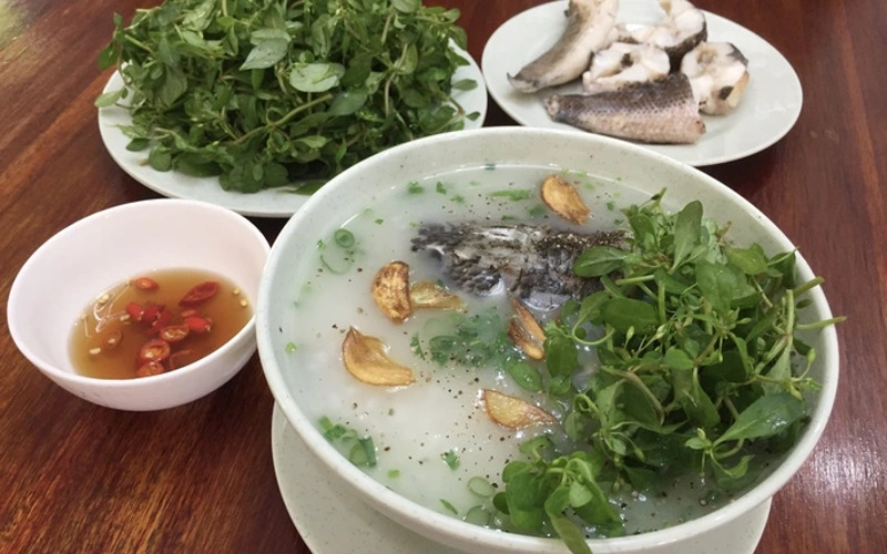 Canh rau đắng nấu cá đồng giải nhiệt cơ thể cực tốt