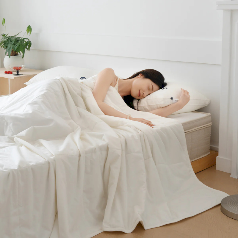 Chiếc chăn mềm mại nâng niu giấc ngủ của nàng mỗi đêm