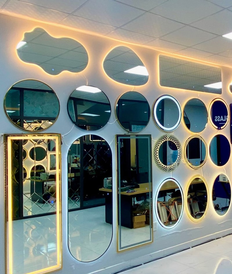 Gương đèn LED trợ sáng giúp nàng trang điểm không tì vết