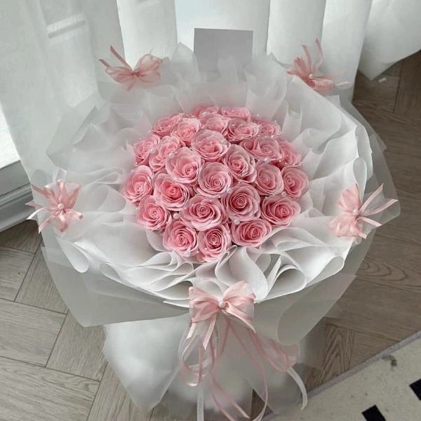 Hoa sáp bền bỉ tượng trưng cho một tình yêu vĩnh cửu