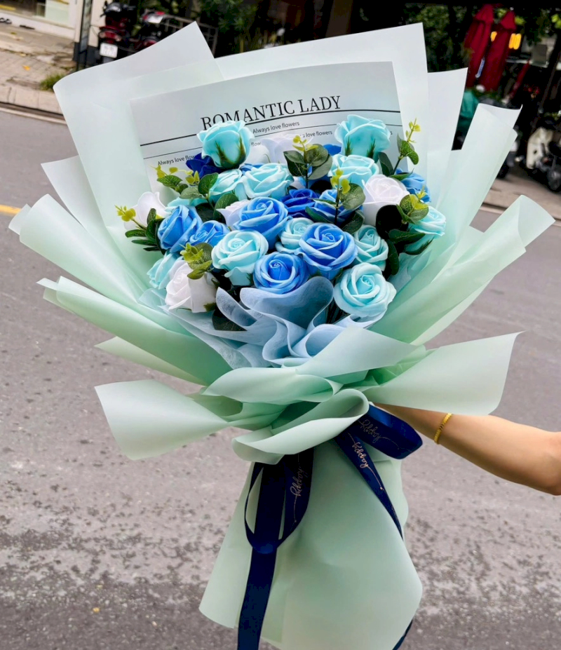 Hoa sáp bền màu mang thông điệp về tình yêu vĩnh cửu