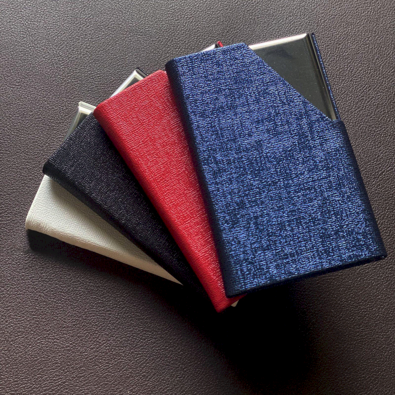 Hộp đựng danh thiếp tạo ấn tượng chuyên nghiệp khi giao tiếp