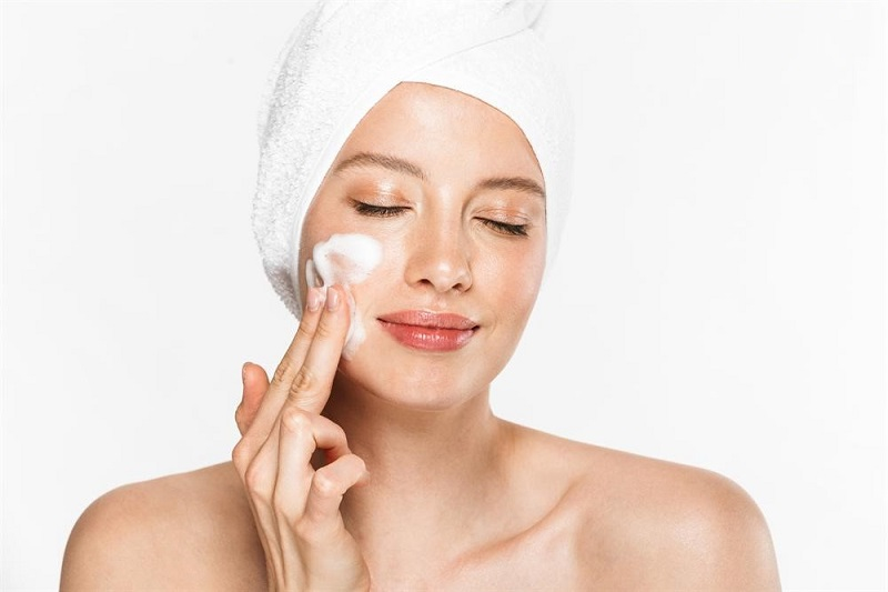 Kem dưỡng da giúp phái đẹp duy trì nhan sắc tươi trẻ rạng ngời