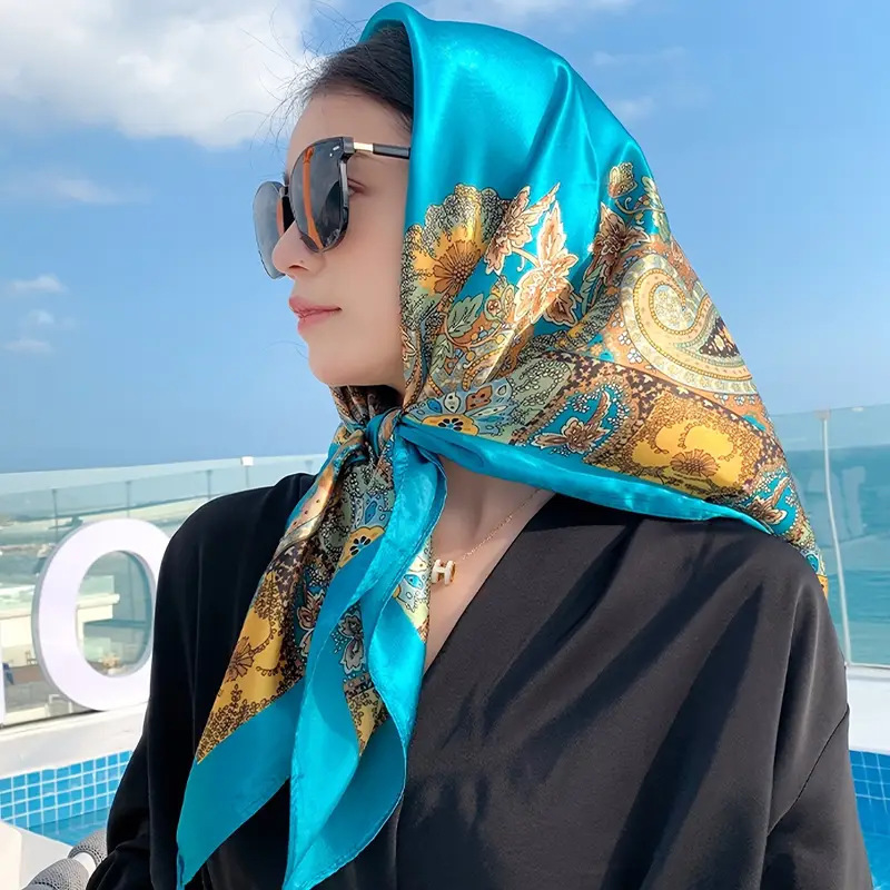 
Khăn choàng lụa là điểm nhấn thời trang cực kỳ duyên dáng