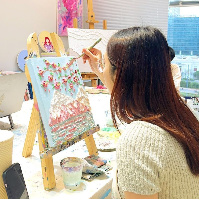 Khóa học vẽ giúp cô ấy theo đuổi đam mê nghệ thuật cá nhân