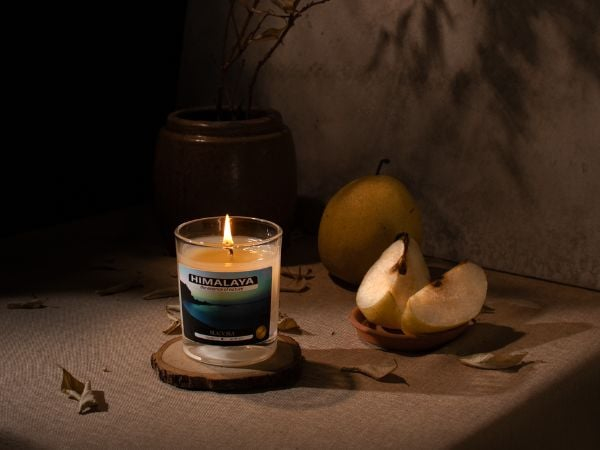 Nến thơm cùng tinh dầu thiên nhiên giúp người yêu thư giãn sau một ngày dài