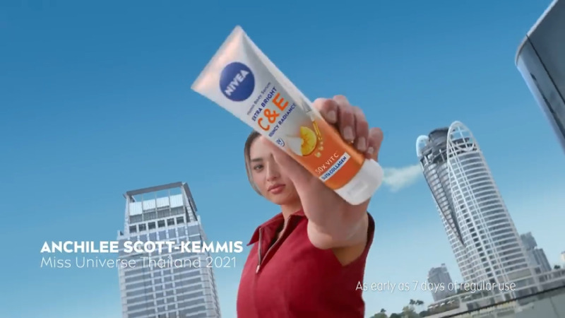 Nivea C&E kết hợp tác động kép giúp chống lão hóa vô cùng tốt