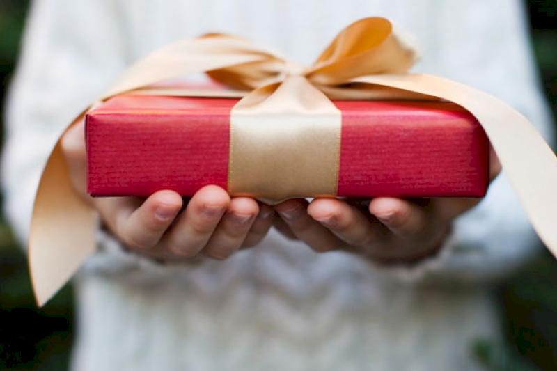 Bí quyết chọn quà tặng 8-3 để ghi điểm tinh tế trong lòng phái nữ