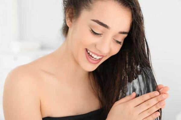 Sản phẩm chiết xuất trà xanh giúp mái tóc dầu luôn tơi xốp bồng bềnh