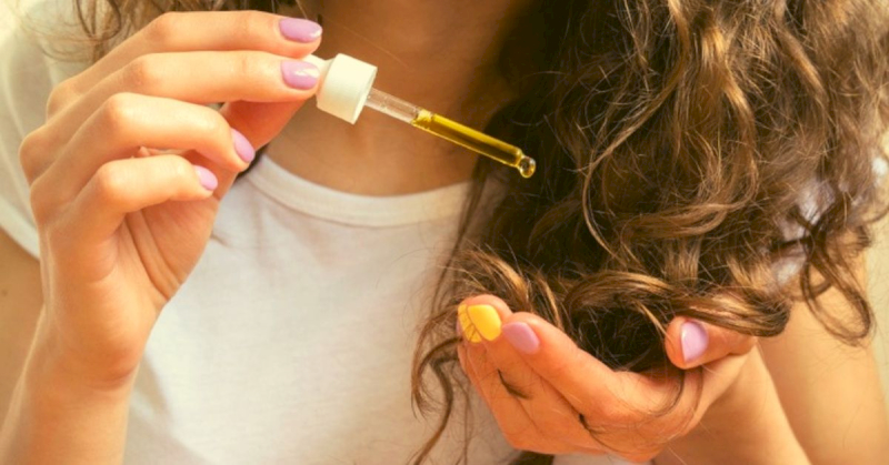 Tinh dầu dưỡng giúp mái tóc luôn suôn mượt và vô cùng óng ả