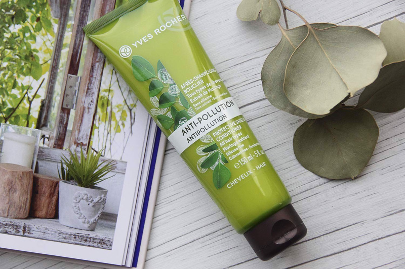 Yves Rocher chiết xuất từ dầu Jojoba vô cùng lành tính
