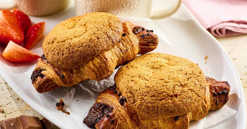 Bánh croissant và bánh quy ngọt ngào giúp nạp lại năng lượng nhanh chóng.