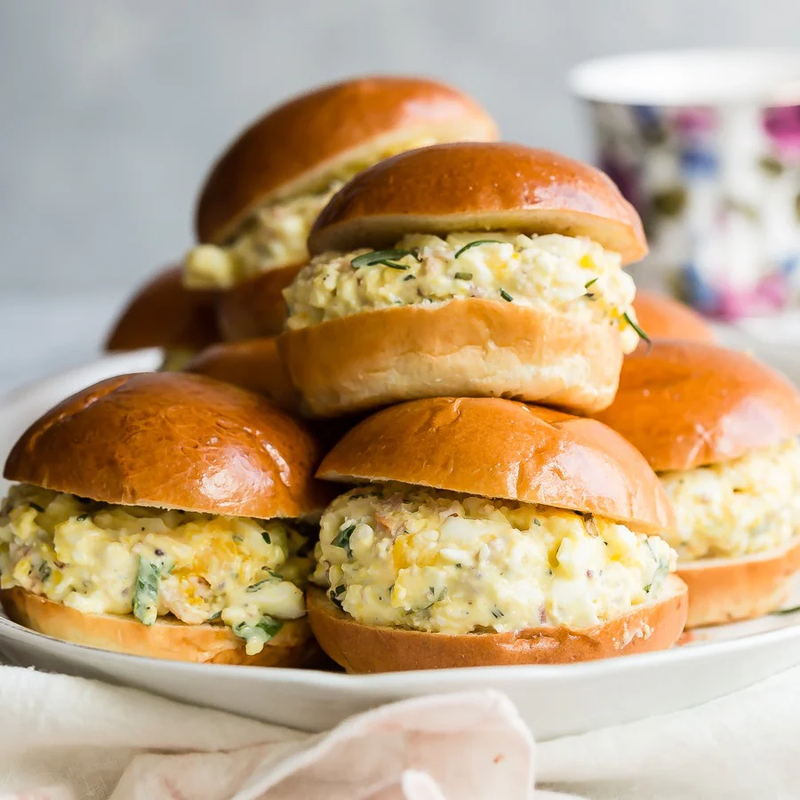 Bánh sandwich trứng cuộn rau củ giòn ngọt mang chuẩn vị đường phố Hàn