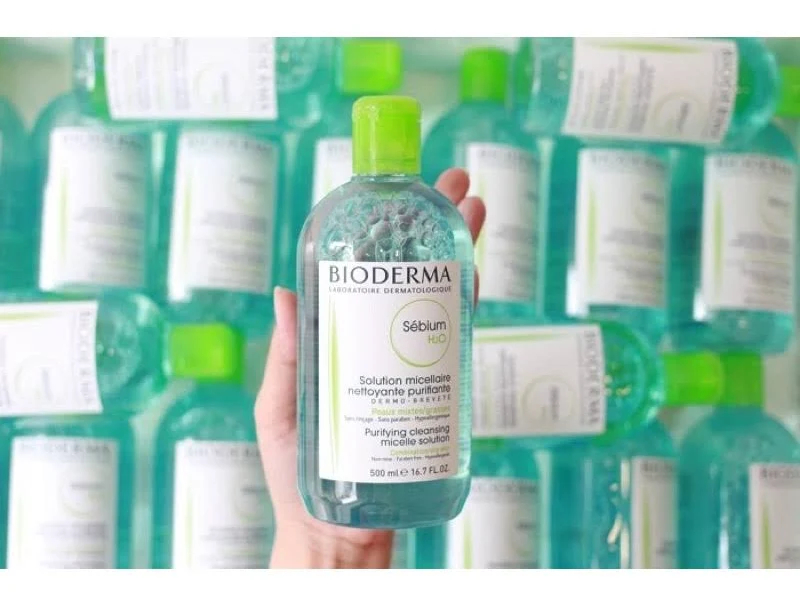 Bioderma Sébium nắp xanh ứng dụng công nghệ sinh học kiểm soát bã nhờn