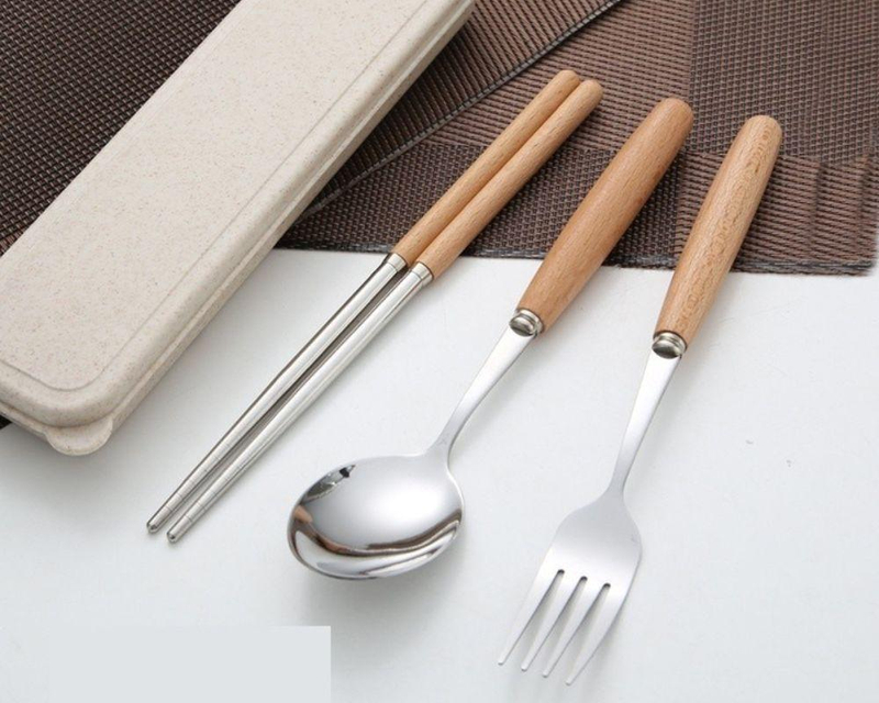 Bộ dụng cụ ăn uống dùng một lần tiện lợi và thân thiện với môi trường