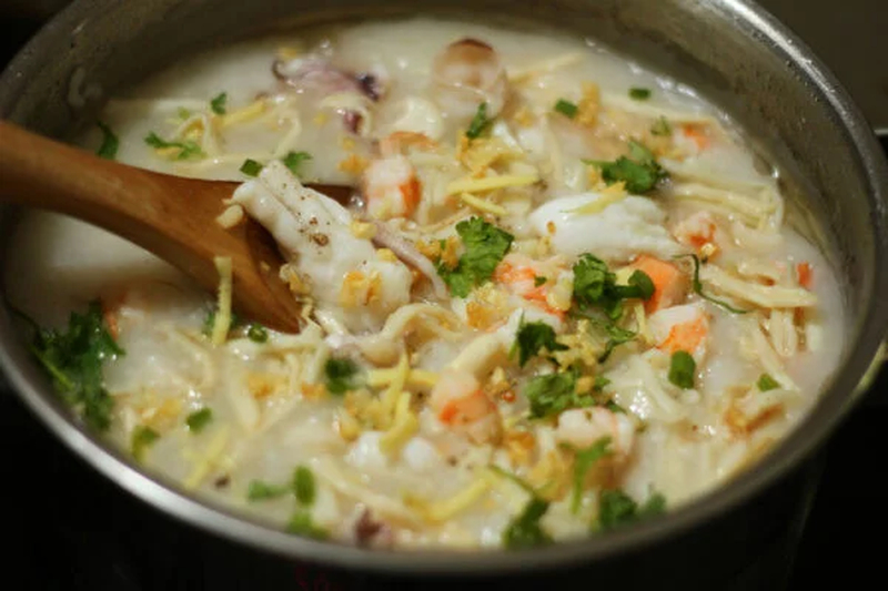 Cách nấu cháo hải sản hoàn toàn biến tấu linh hoạt được theo khẩu vị của thực khách