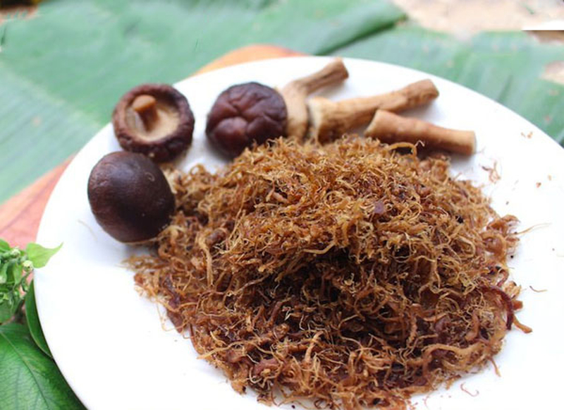 Chà bông nấm hương là món ăn kèm kinh điển của các tín đồ ăn chay