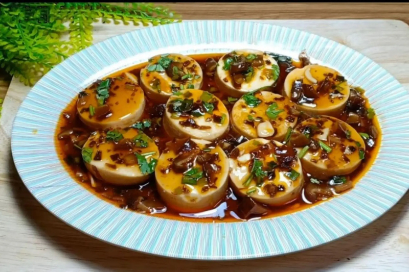 Đậu hũ non sốt nấm đơn giản nhưng cực đưa cơm