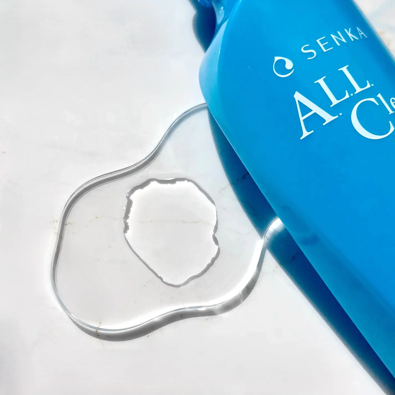 Dầu tẩy trang giá bình dân Senka All Clear Oil.