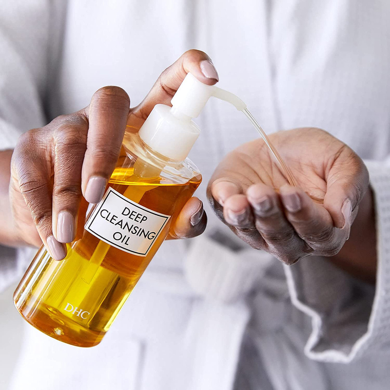 Dầu tẩy trang Oliu sạch sâu DHC Deep Cleansing Oil.