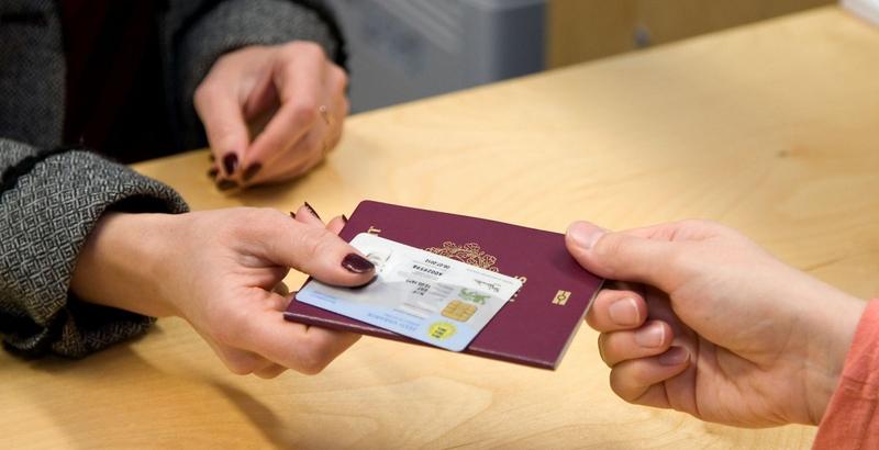 Giấy tờ tùy thân giúp bạn làm thủ tục nhanh chóng