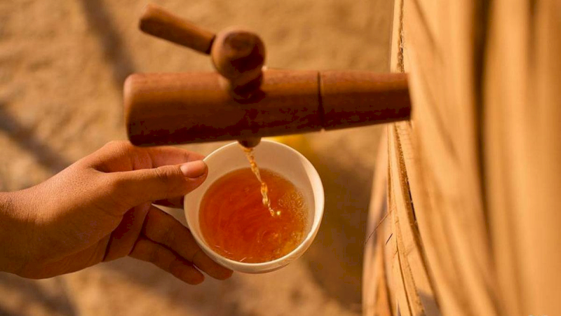 Kiểm tra kỹ bảng thành phần giúp bạn chọn được nước mắm an toàn